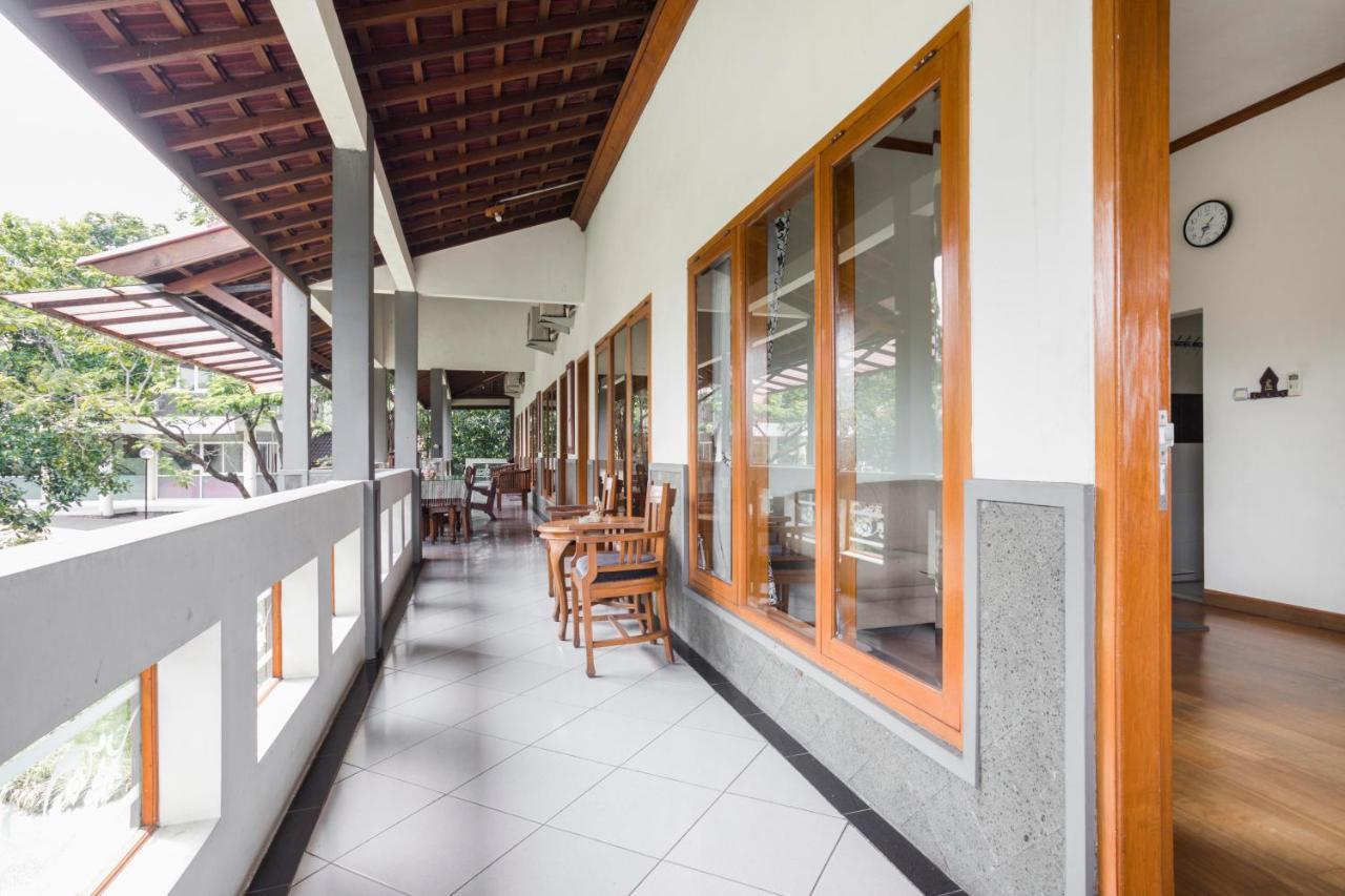 Reddoorz Plus @ Purwodadi Pasuruan Buitenkant foto