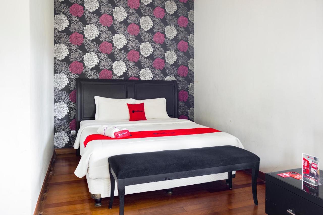 Reddoorz Plus @ Purwodadi Pasuruan Buitenkant foto